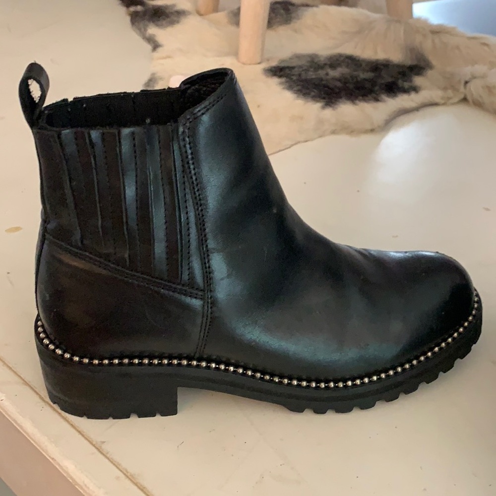 steve madden black boots